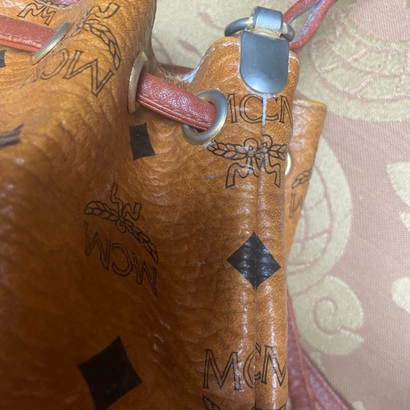 AUTHENTIC MCM VISETOS SMALL BUCKET BAG- Good used condition-versatile/adorable - Picture 13 of 14